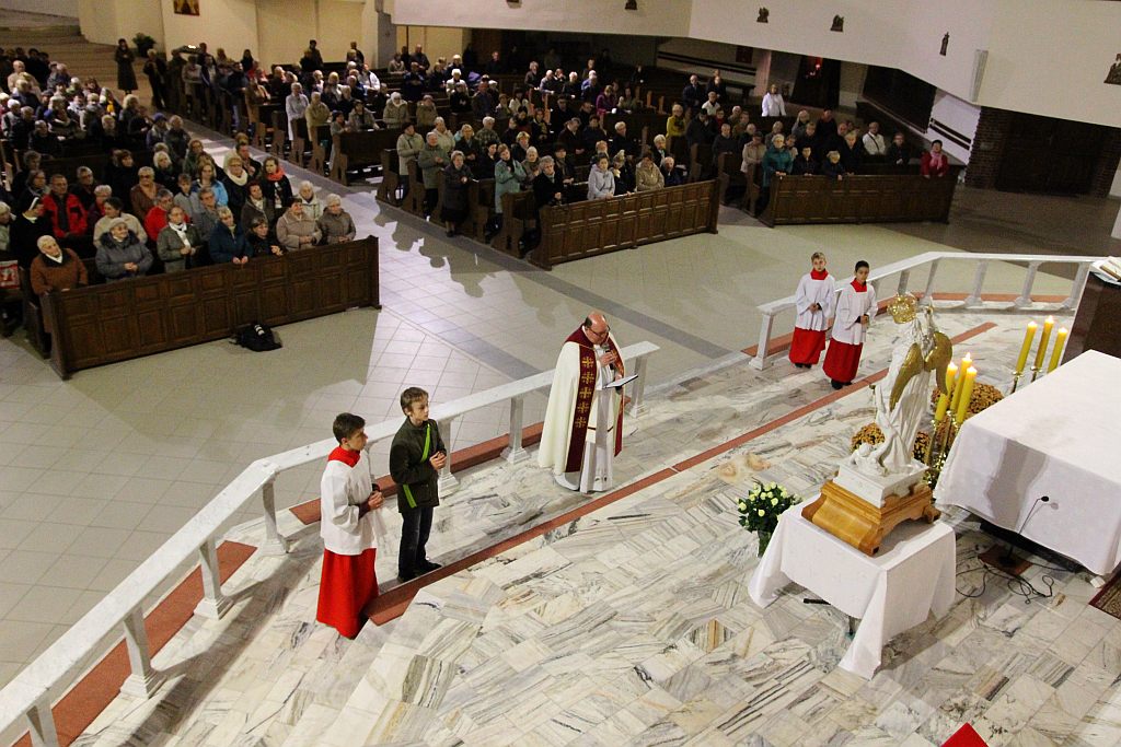 Nawiedzenie figury świętego Michała Archanioła z Gargano