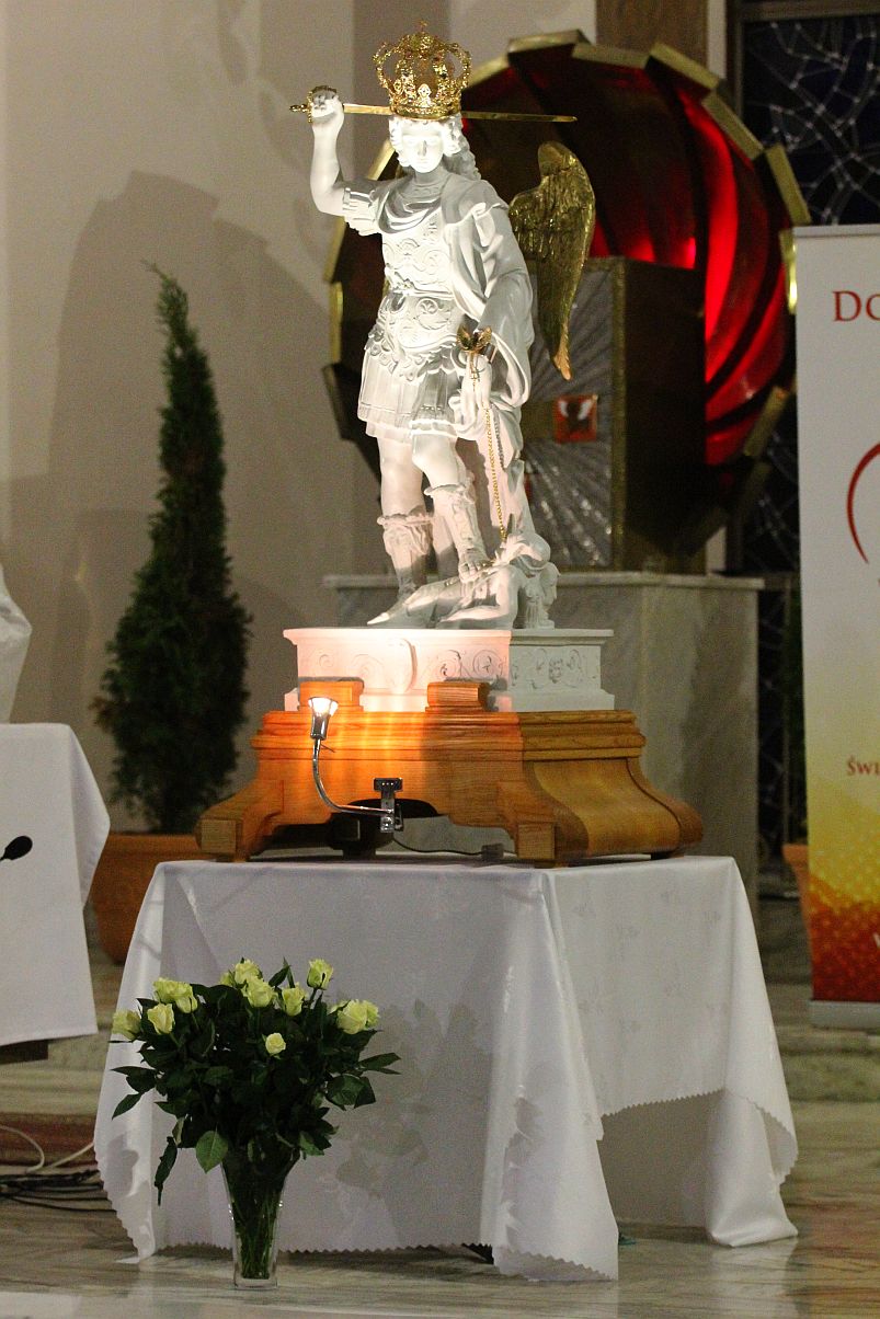 Nawiedzenie figury świętego Michała Archanioła z Gargano
