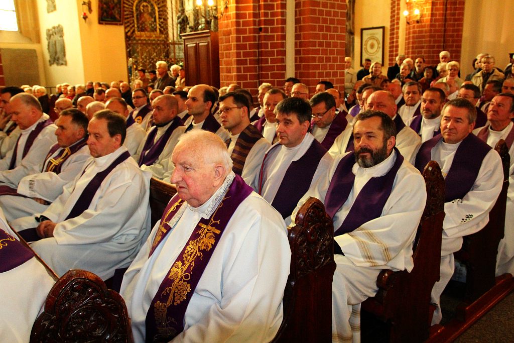 Ksiądz Bochnak spoczął w krypcie katedry