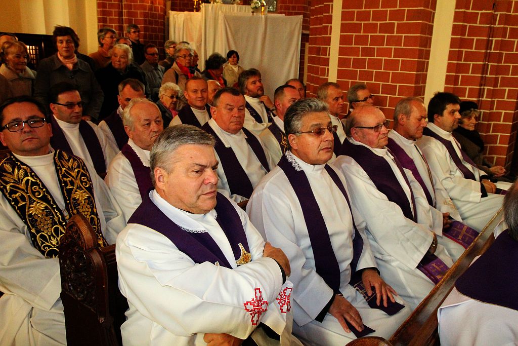 Ksiądz Bochnak spoczął w krypcie katedry