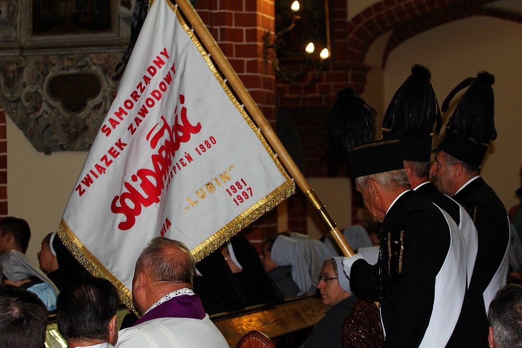 Ksiądz Bochnak spoczął w krypcie katedry