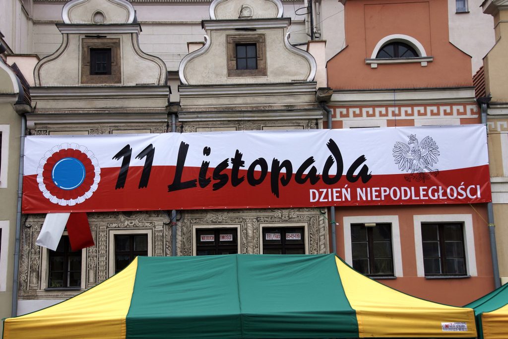 Uczniowie klas mundurowych ślubowali w Rynku