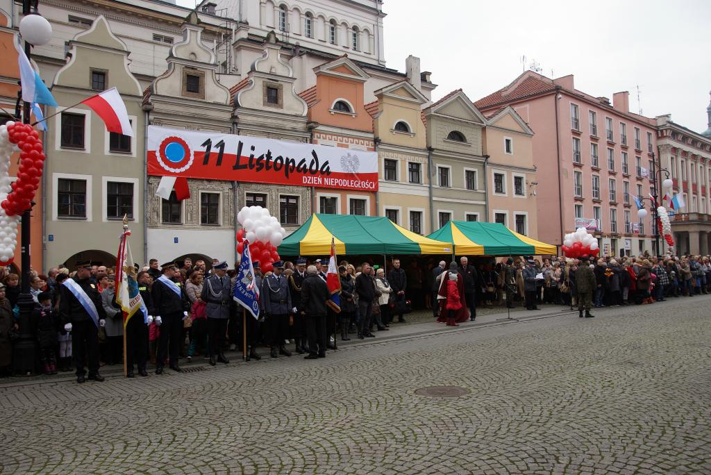 Uczniowie klas mundurowych ślubowali w Rynku
