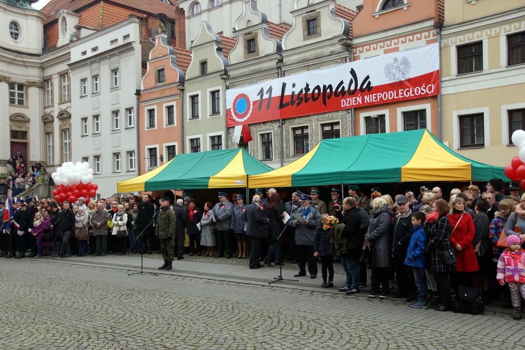 Uczniowie klas mundurowych ślubowali w Rynku