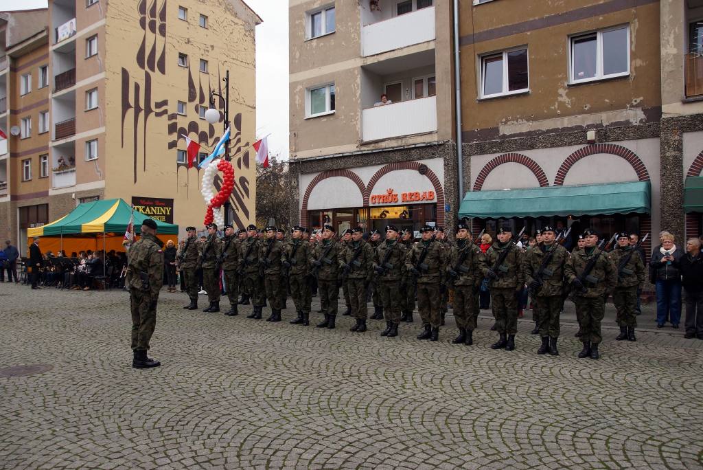 Uczniowie klas mundurowych ślubowali w Rynku