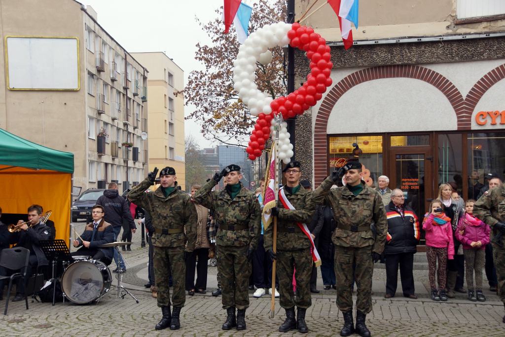 Uczniowie klas mundurowych ślubowali w Rynku