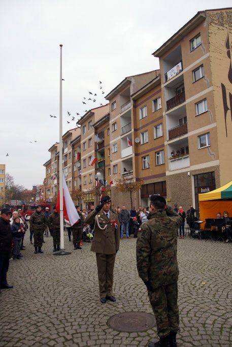Uczniowie klas mundurowych ślubowali w Rynku