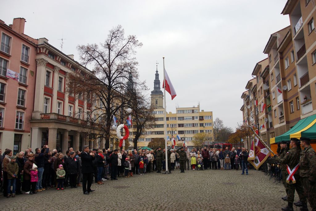 Uczniowie klas mundurowych ślubowali w Rynku