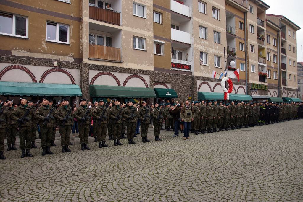 Uczniowie klas mundurowych ślubowali w Rynku