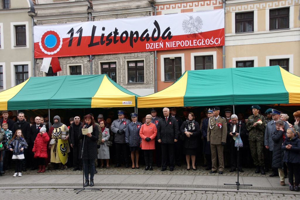 Uczniowie klas mundurowych ślubowali w Rynku