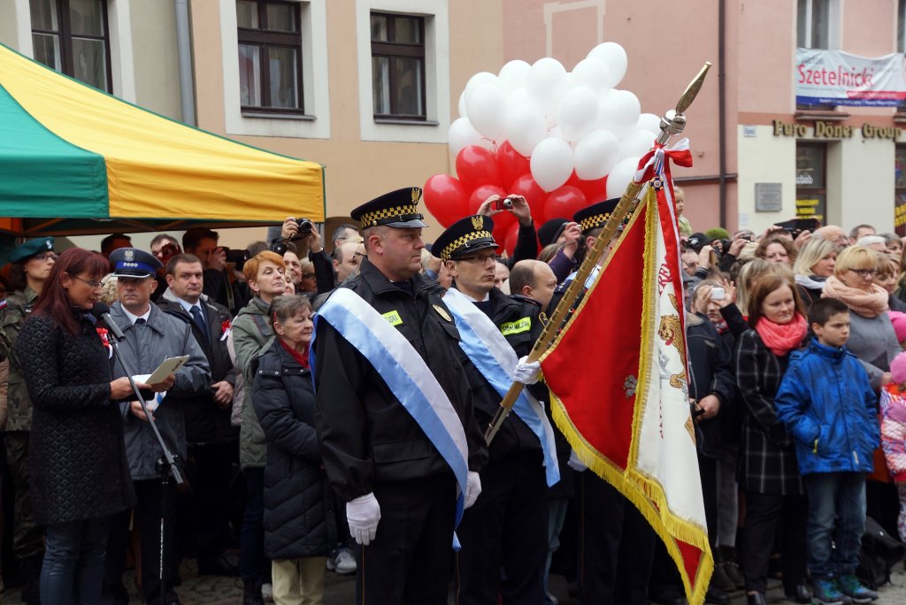 Uczniowie klas mundurowych ślubowali w Rynku