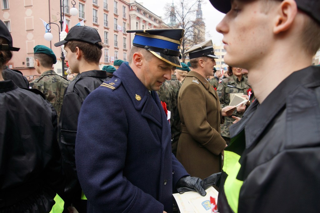 Uczniowie klas mundurowych ślubowali w Rynku