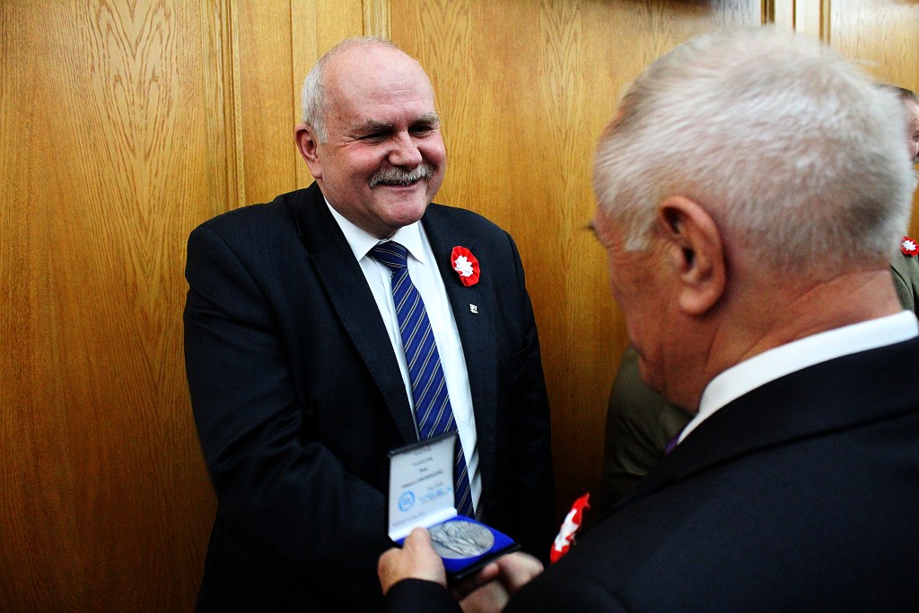 Legniczanie odznaczeni przez Komorowskiego