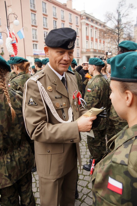 Uczniowie klas mundurowych ślubowali w Rynku