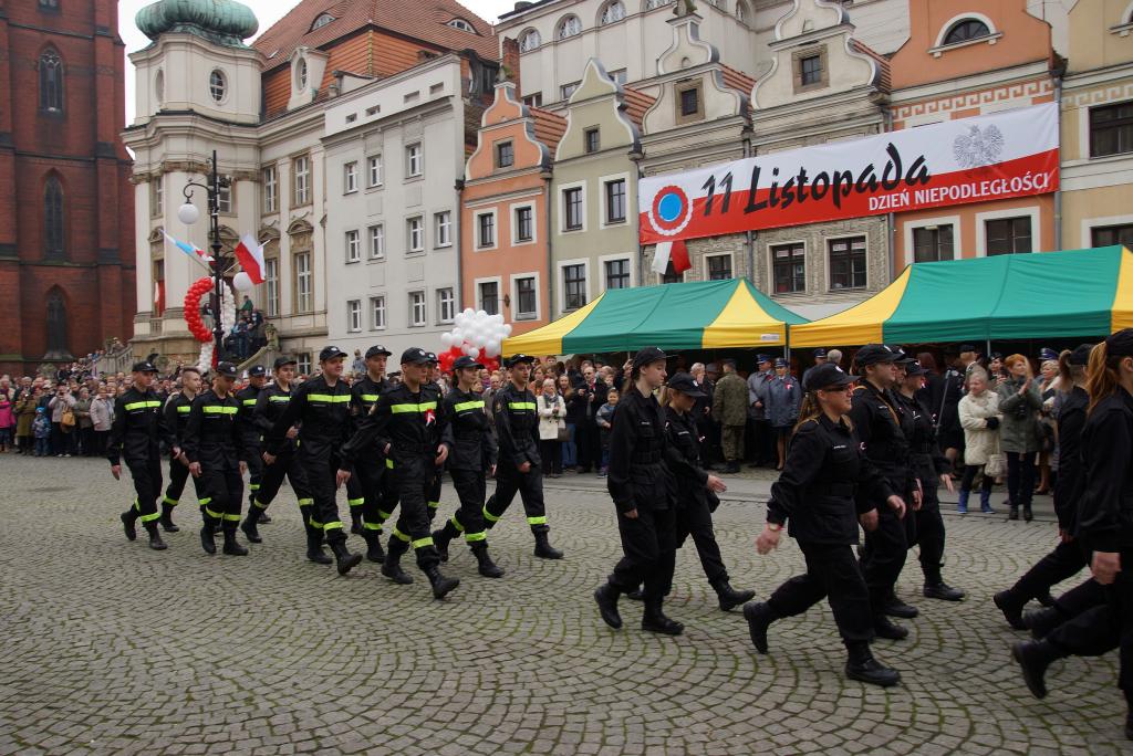 Uczniowie klas mundurowych ślubowali w Rynku