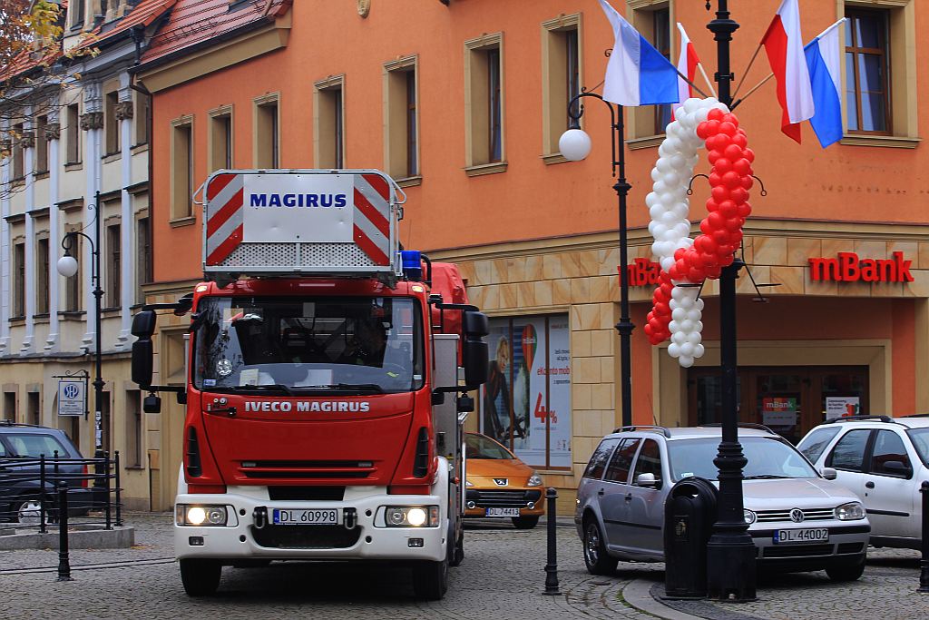 Uczniowie klas mundurowych ślubowali w Rynku