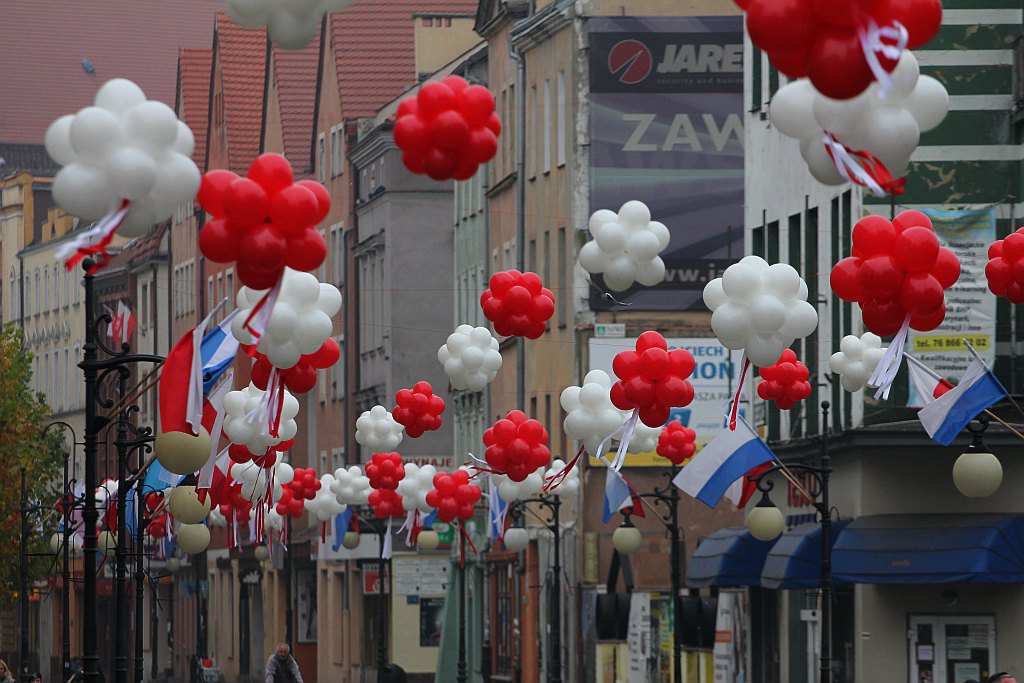 Uczniowie klas mundurowych ślubowali w Rynku