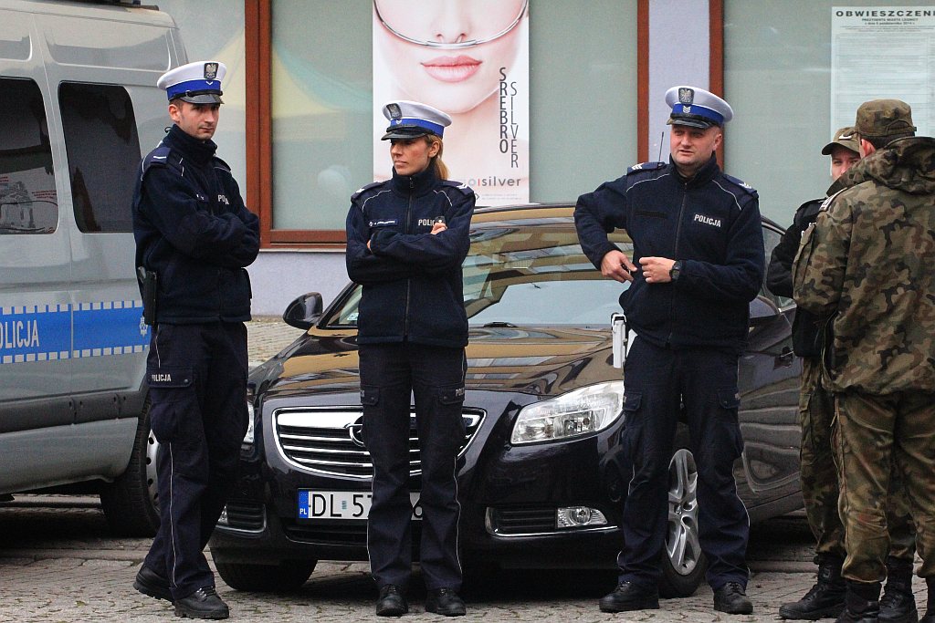 Uczniowie klas mundurowych ślubowali w Rynku
