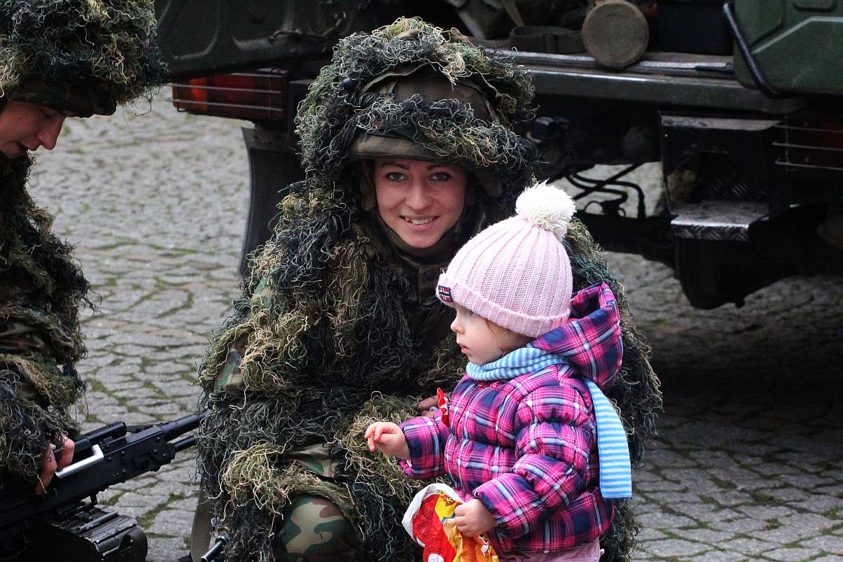 Uczniowie klas mundurowych ślubowali w Rynku