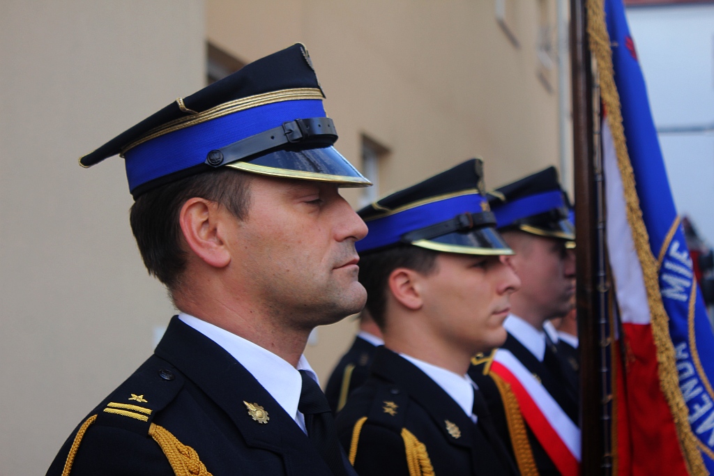 Strażacy pochwalili się nowym Mercedesem