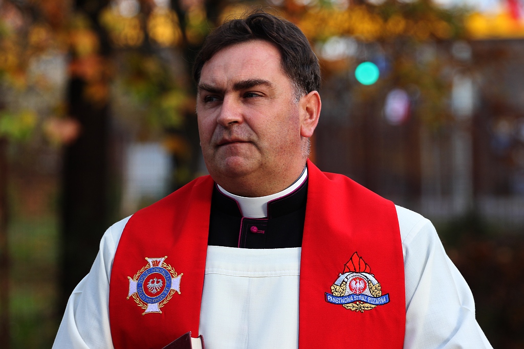 Strażacy pochwalili się nowym Mercedesem