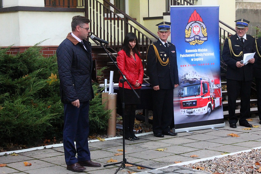Strażacy pochwalili się nowym Mercedesem