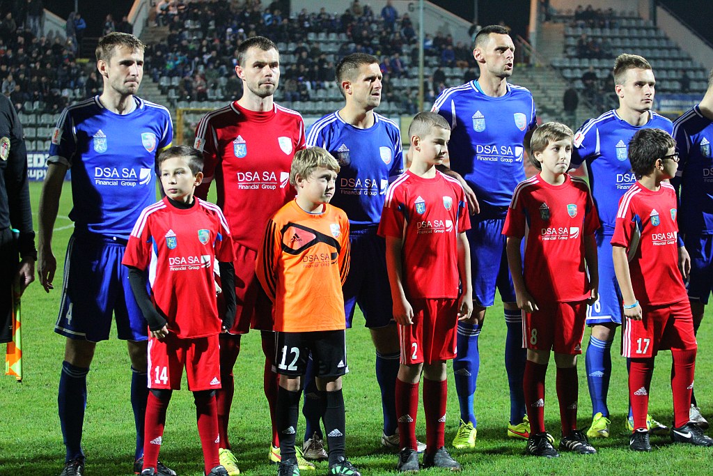 Midzierski uratował Miedź. Derby na remis