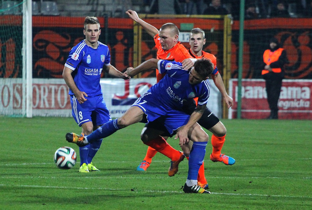 Midzierski uratował Miedź. Derby na remis