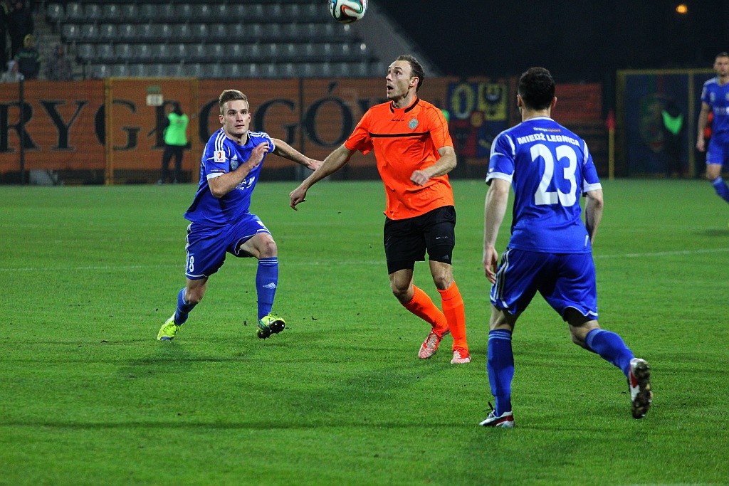 Midzierski uratował Miedź. Derby na remis