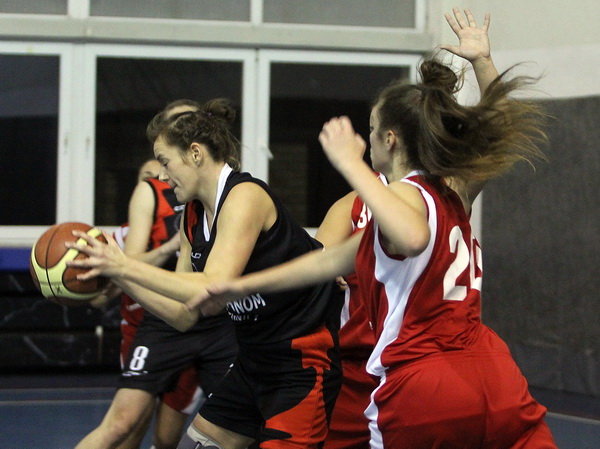 Wichoś Jelenia Góra - Ekonom Legnica 57:74