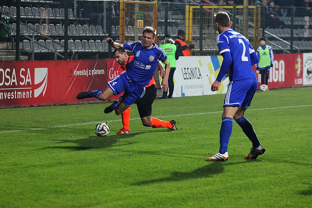 Midzierski uratował Miedź. Derby na remis
