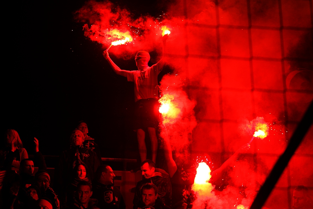 Midzierski uratował Miedź. Derby na remis