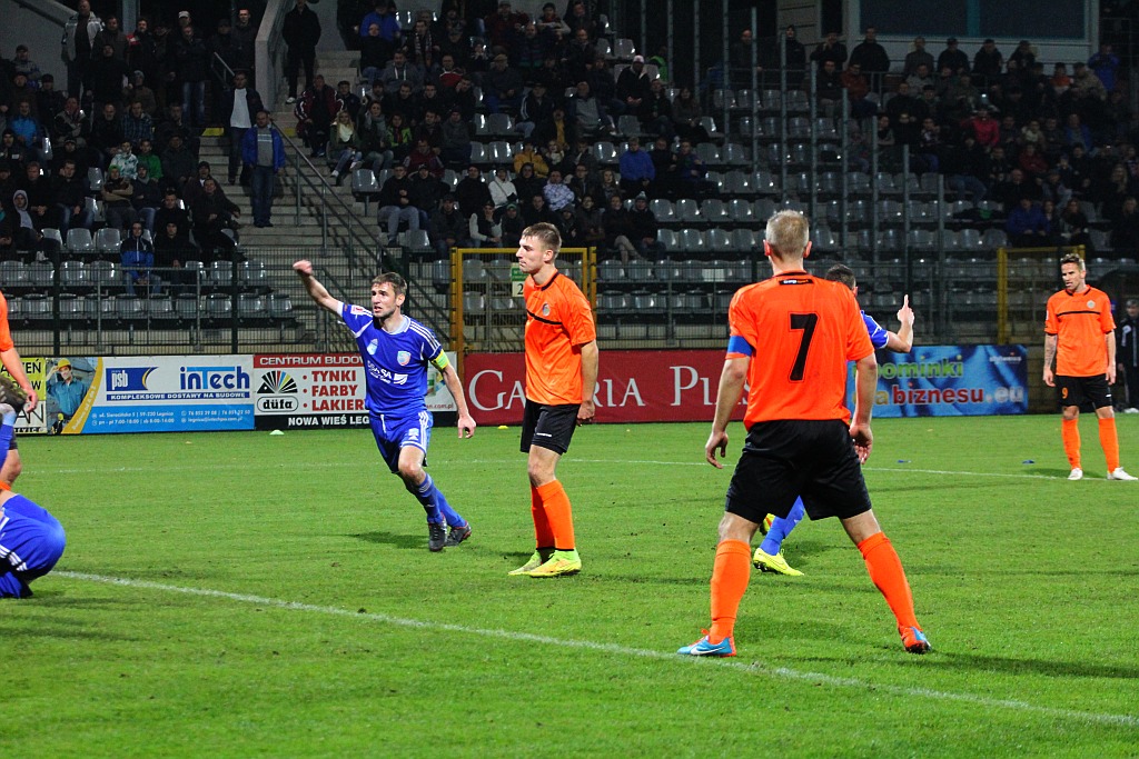 Midzierski uratował Miedź. Derby na remis