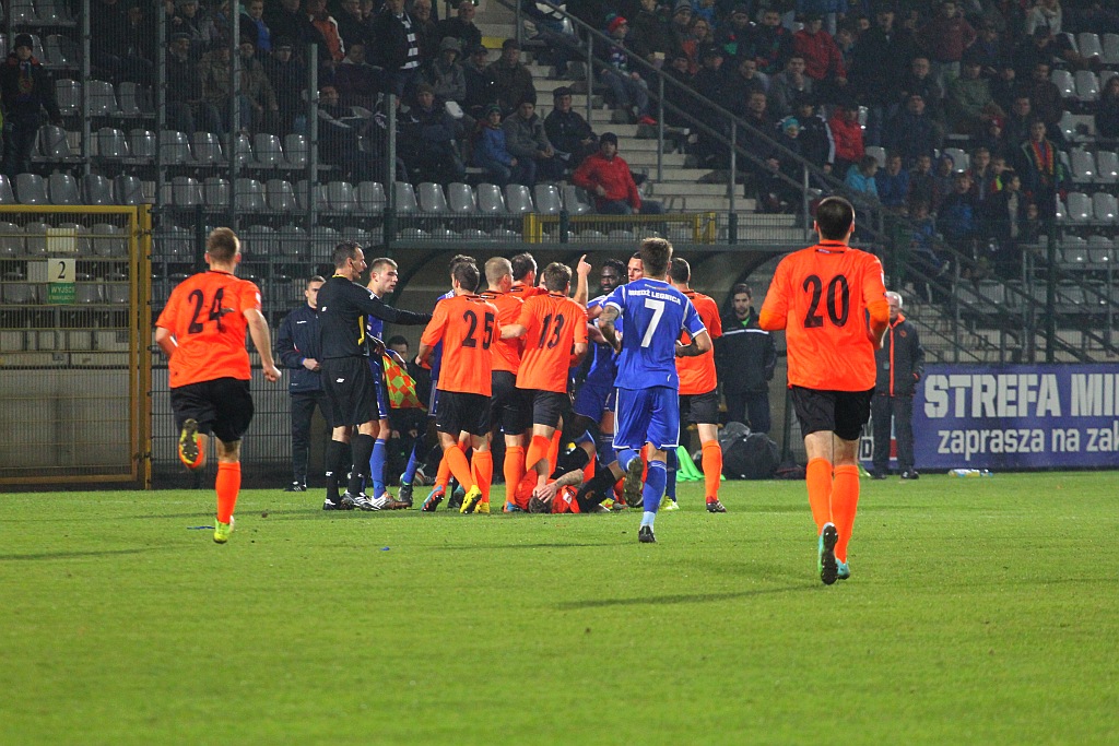 Midzierski uratował Miedź. Derby na remis