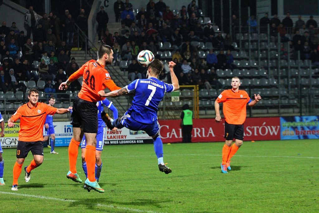 Midzierski uratował Miedź. Derby na remis