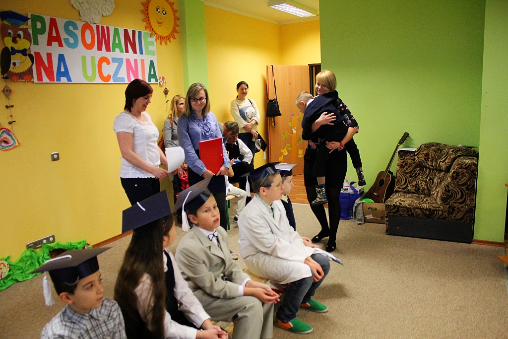 Pasowanie uczniów w szkole 