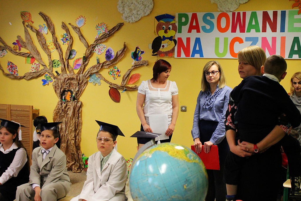 Pasowanie uczniów w szkole 