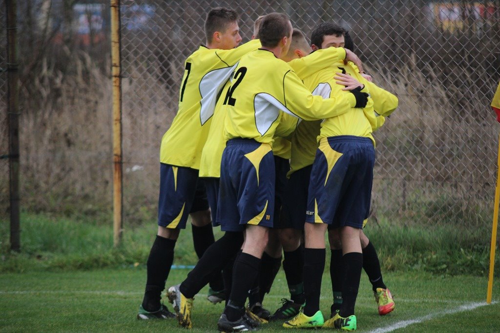 Okręgówka: Iskra - GKS Męcinka 3:1 (2:1)