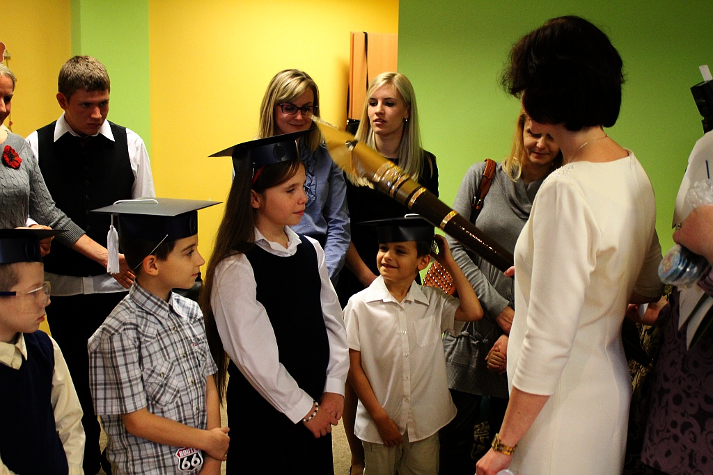 Pasowanie uczniów w szkole 