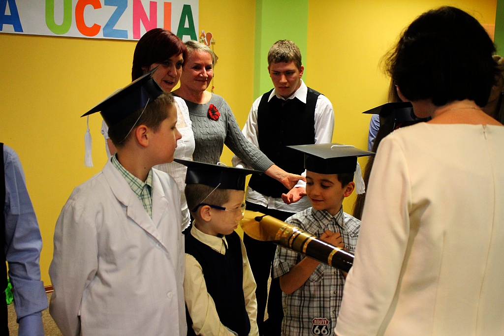 Pasowanie uczniów w szkole 