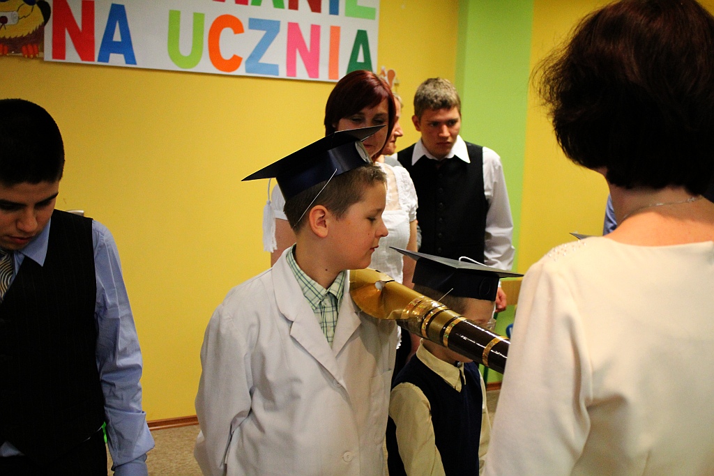Pasowanie uczniów w szkole 