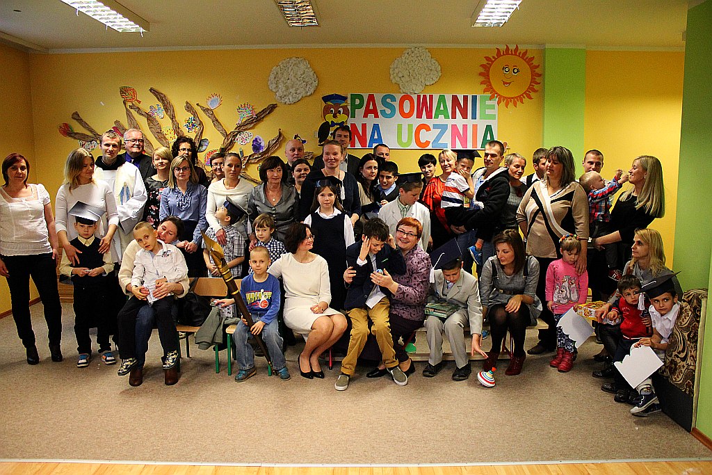 Pasowanie uczniów w szkole 