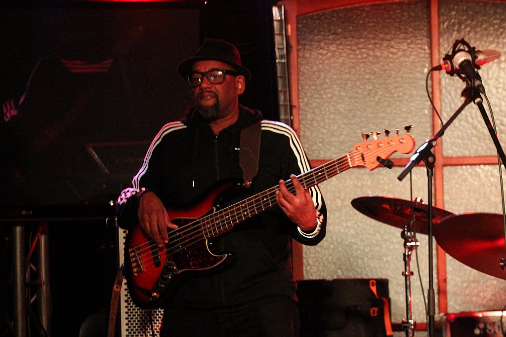 Blue Monk i jego blues rockowy skok w bok