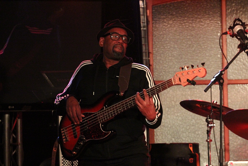 Blue Monk i jego blues rockowy skok w bok