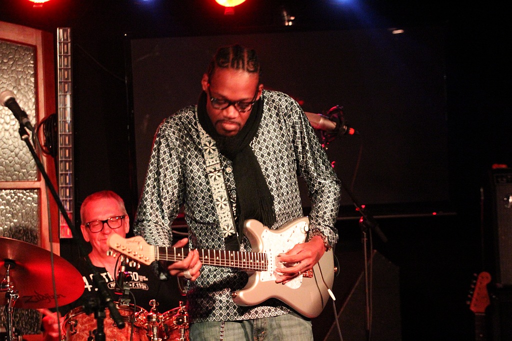 Blue Monk i jego blues rockowy skok w bok