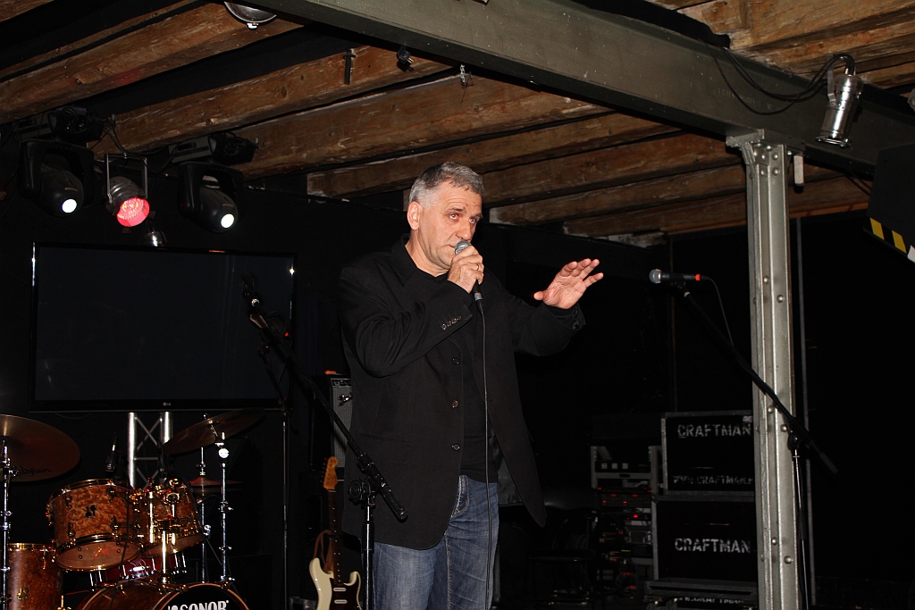Blue Monk i jego blues rockowy skok w bok