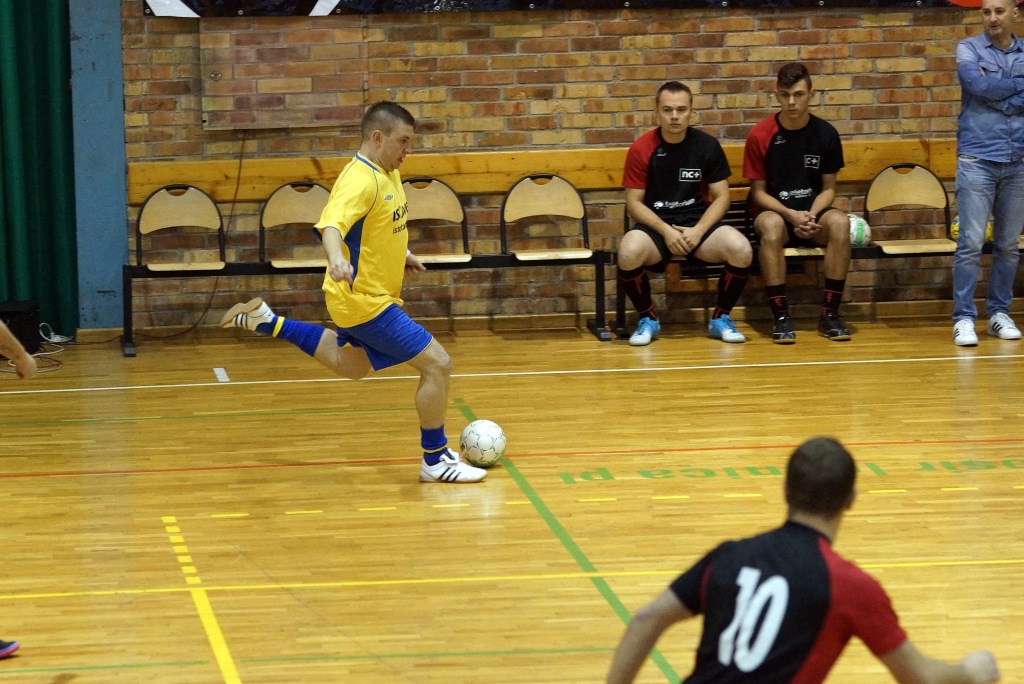 1 kolejka Legnickiej Ligi Halowej. II liga