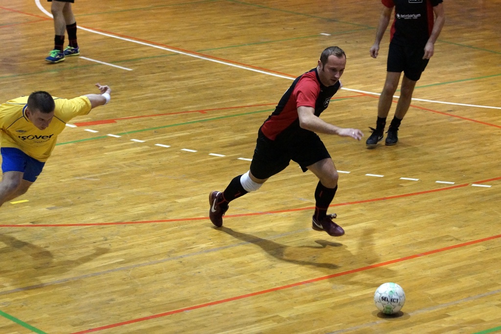 1 kolejka Legnickiej Ligi Halowej. II liga