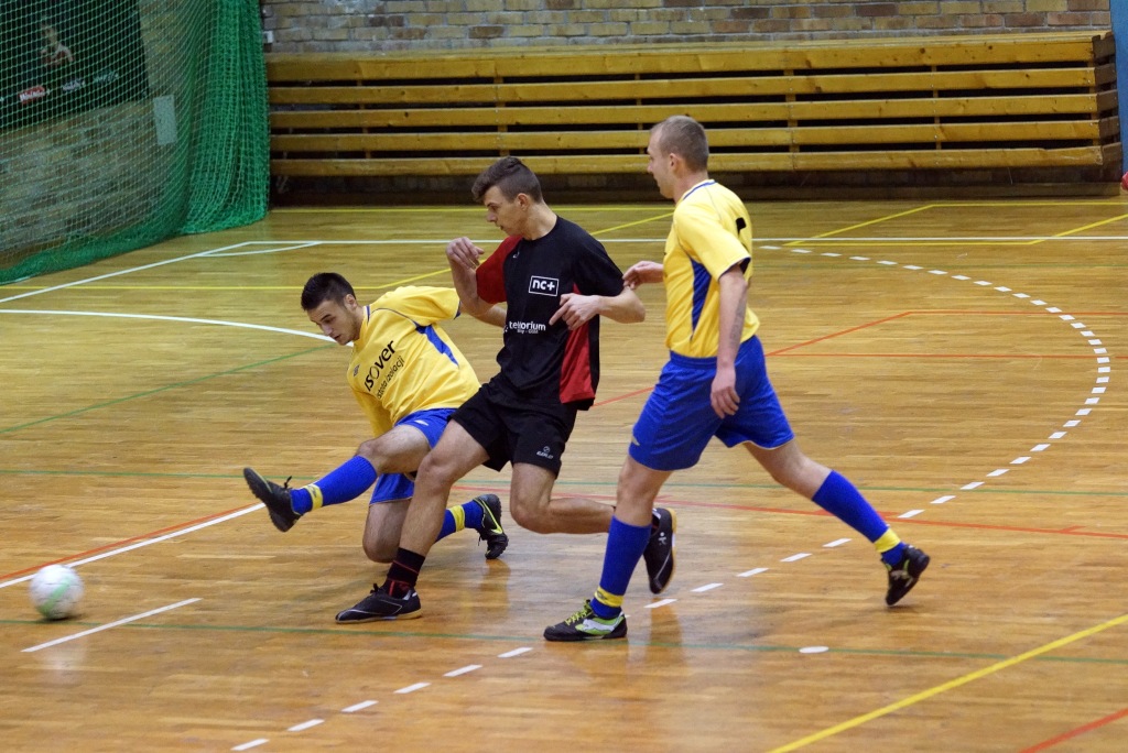 1 kolejka Legnickiej Ligi Halowej. II liga