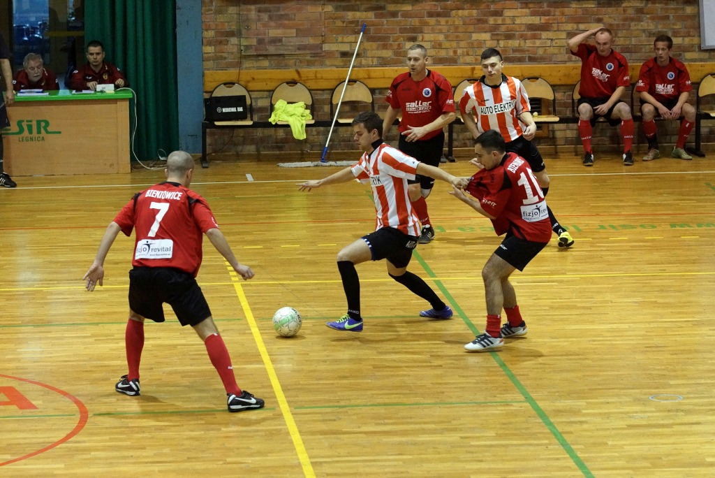 1 kolejka Legnickiej Ligi Halowej. I liga